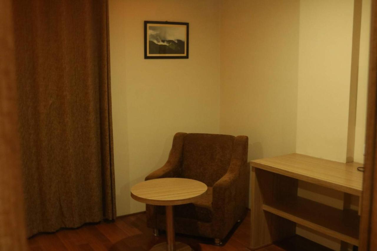 Hotel The Kalyaniz グワーハーティー エクステリア 写真