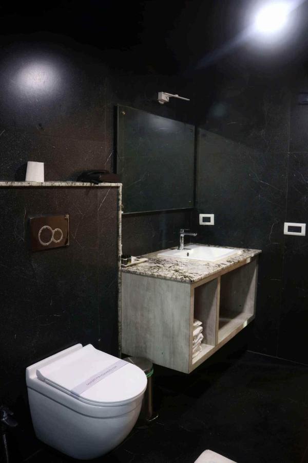 Hotel The Kalyaniz グワーハーティー エクステリア 写真