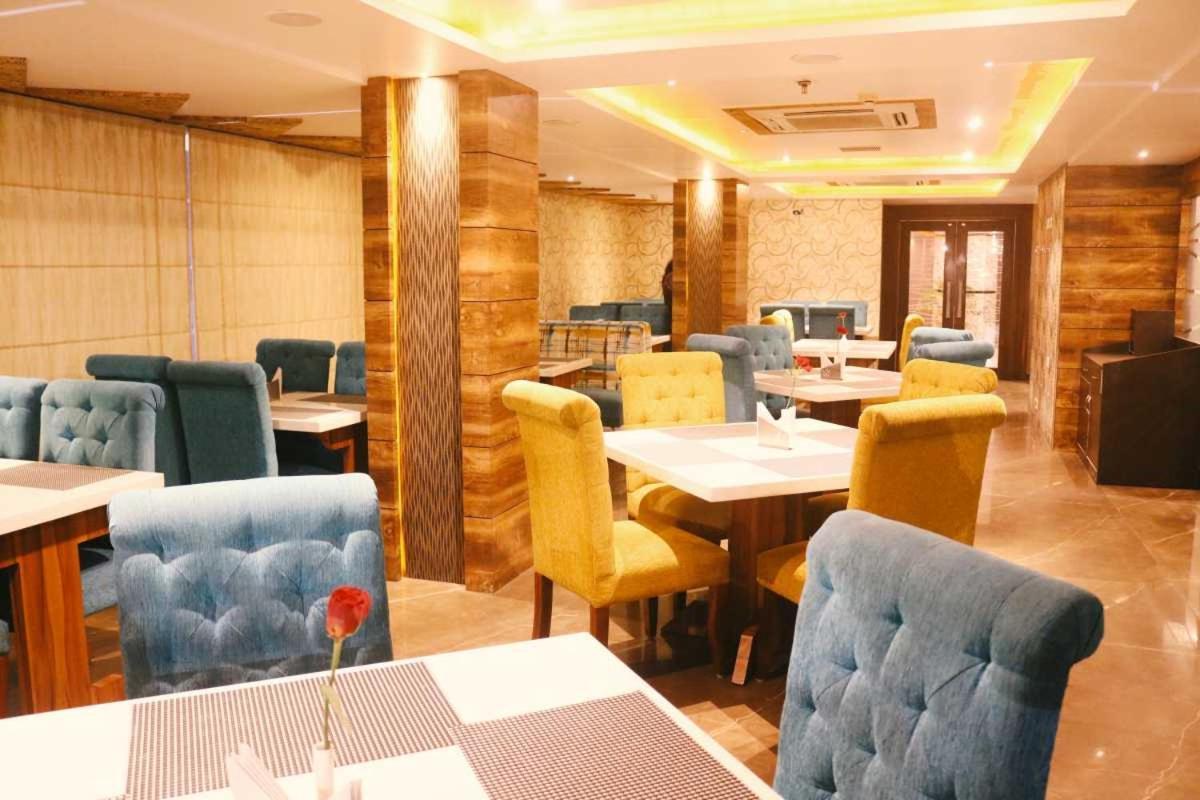 Hotel The Kalyaniz グワーハーティー エクステリア 写真