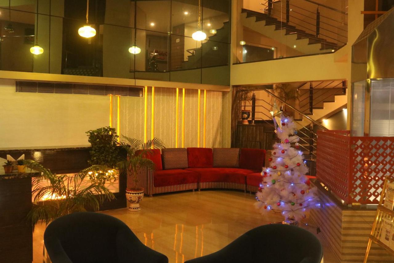 Hotel The Kalyaniz グワーハーティー エクステリア 写真