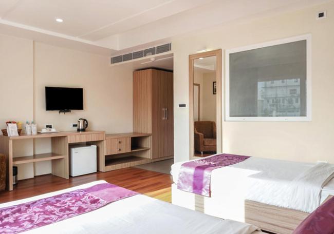 Hotel The Kalyaniz グワーハーティー エクステリア 写真